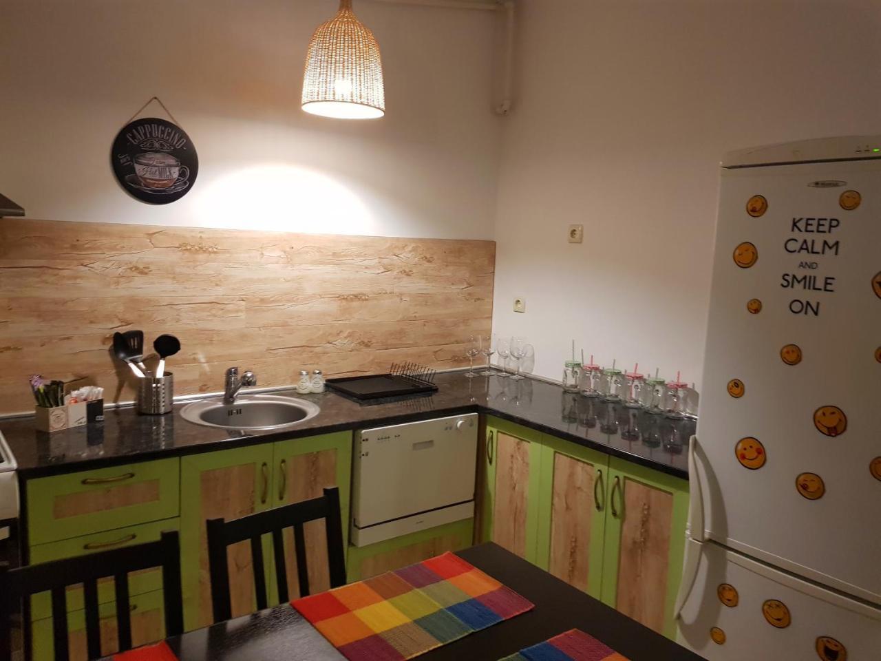 Modern Apartment With Pool In North Bucharest Cretuleasca Bagian luar foto